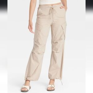 Women's Mid-Rise Straight Leg Cargo Pants - Universal Thread Tan XL